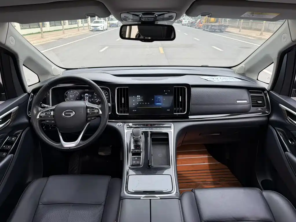 GAC Motor Trumpchi M8 2021 — фото 6