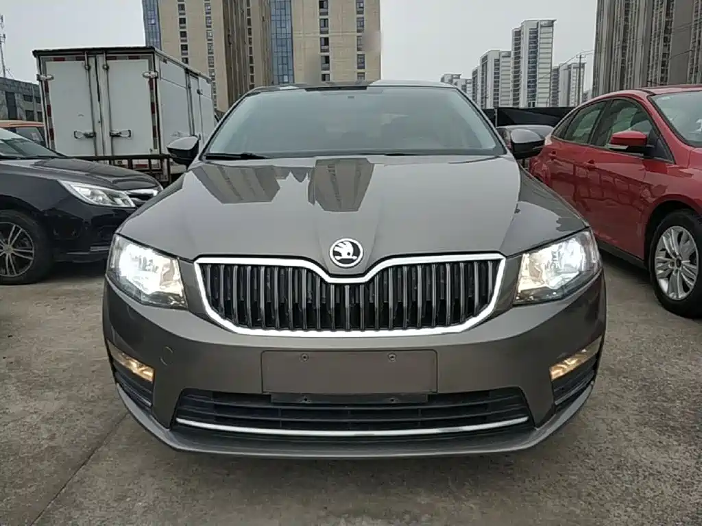 Skoda Octavia 2017 — фото 3