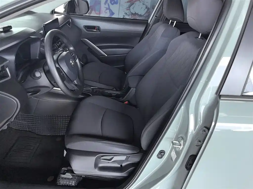 Toyota Corolla Cross 2023 — фото 11
