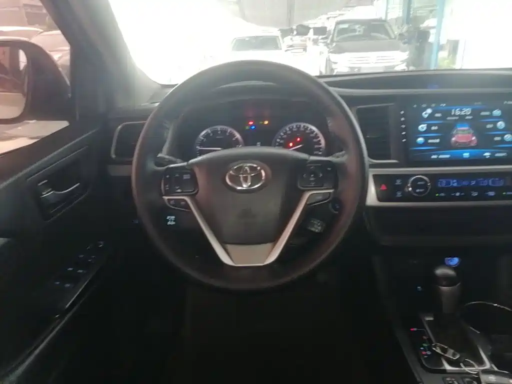 Toyota Highlander 2016 — фото 11