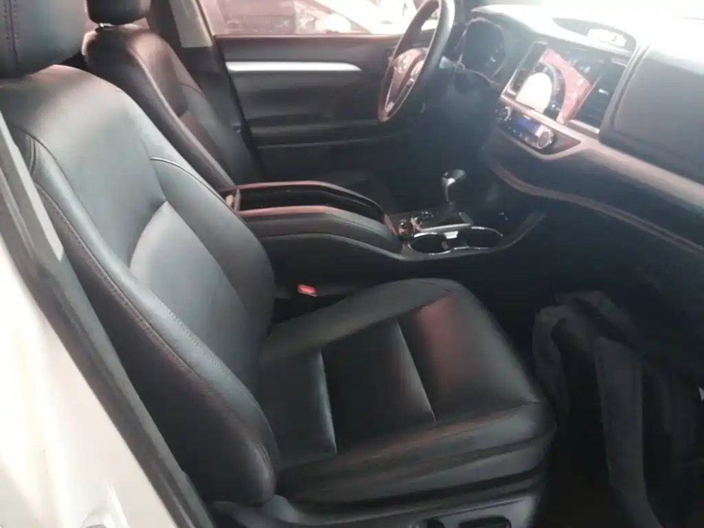 Toyota Highlander 2016 — фото 25