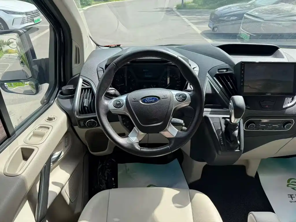 Ford Tourneo 2020 — фото 11