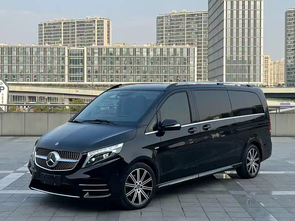 Mercedes-Benz V-Class 2023 — фото 1
