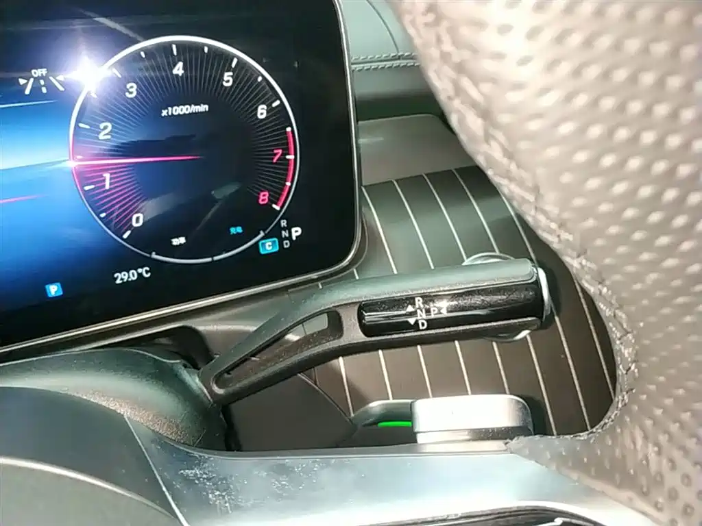 Mercedes-Benz C-Class 2023 — фото 14