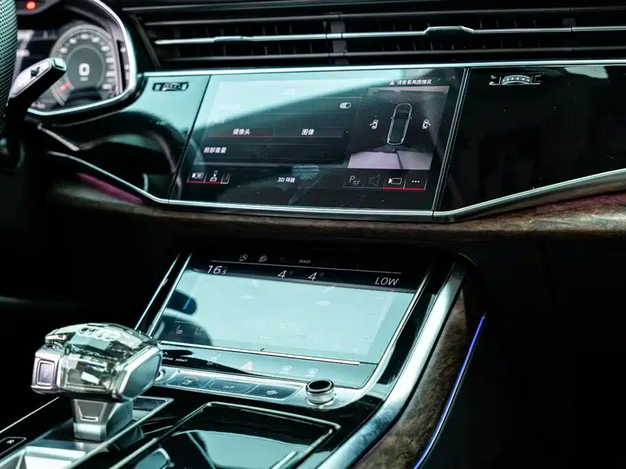 Audi Q7 2021 — фото 14
