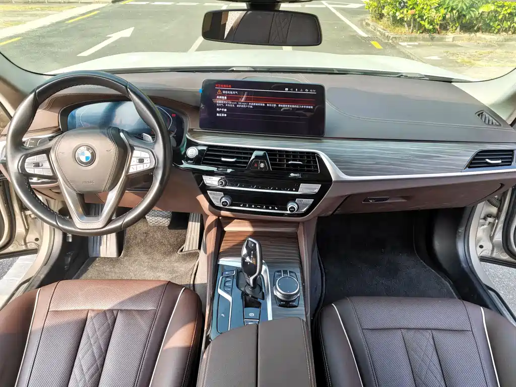 BMW 5 Series 2021 — фото 8