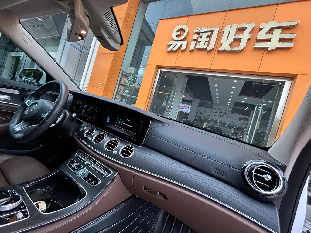 Mercedes-Benz E-Class 2018 — фото 25