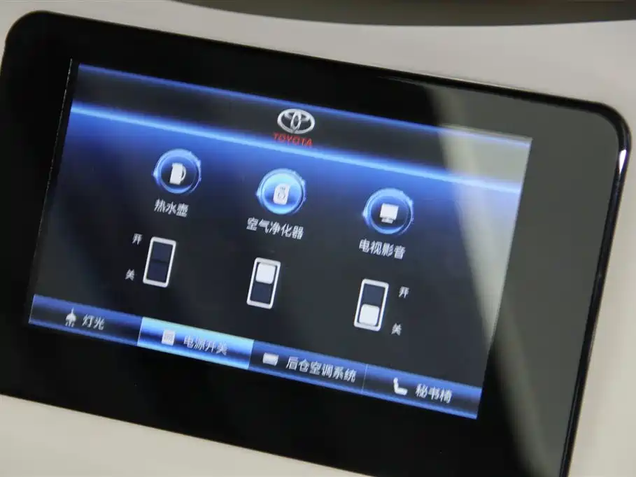 Toyota Hiace 2025 — фото 29