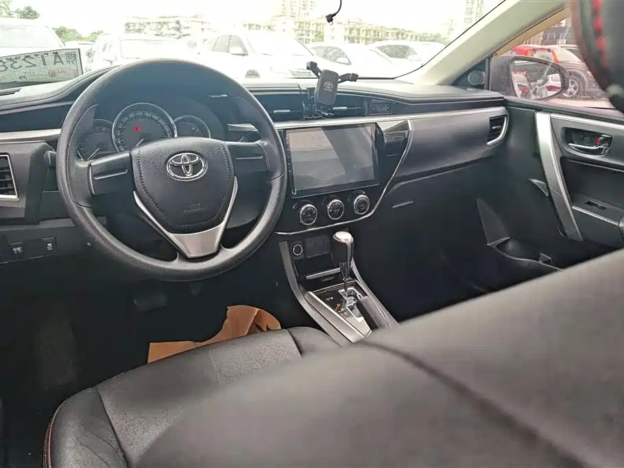Toyota Corolla 2016 — фото 12