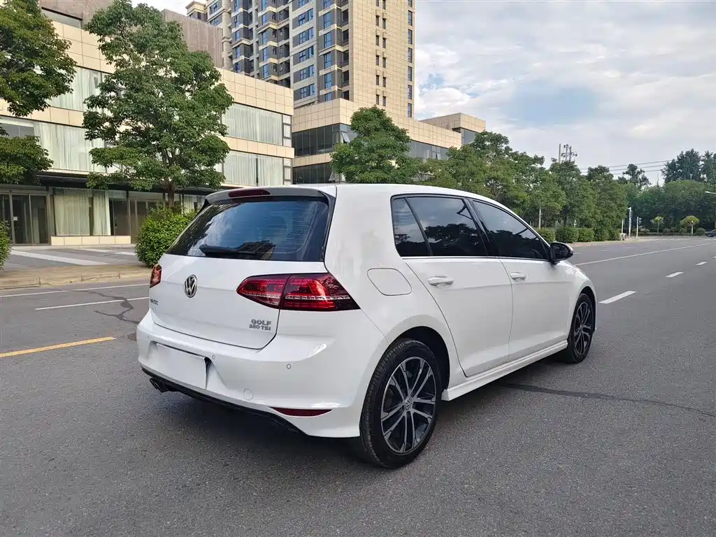 Volkswagen Golf 2017 — фото 10