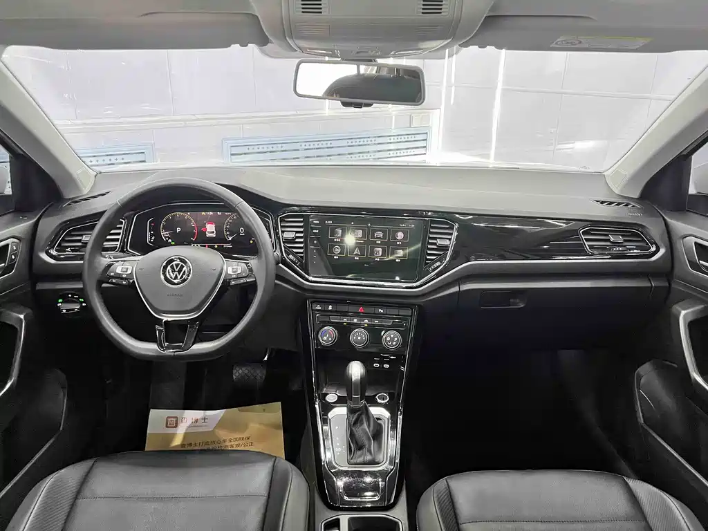Volkswagen T-Roc 2023 — фото 15