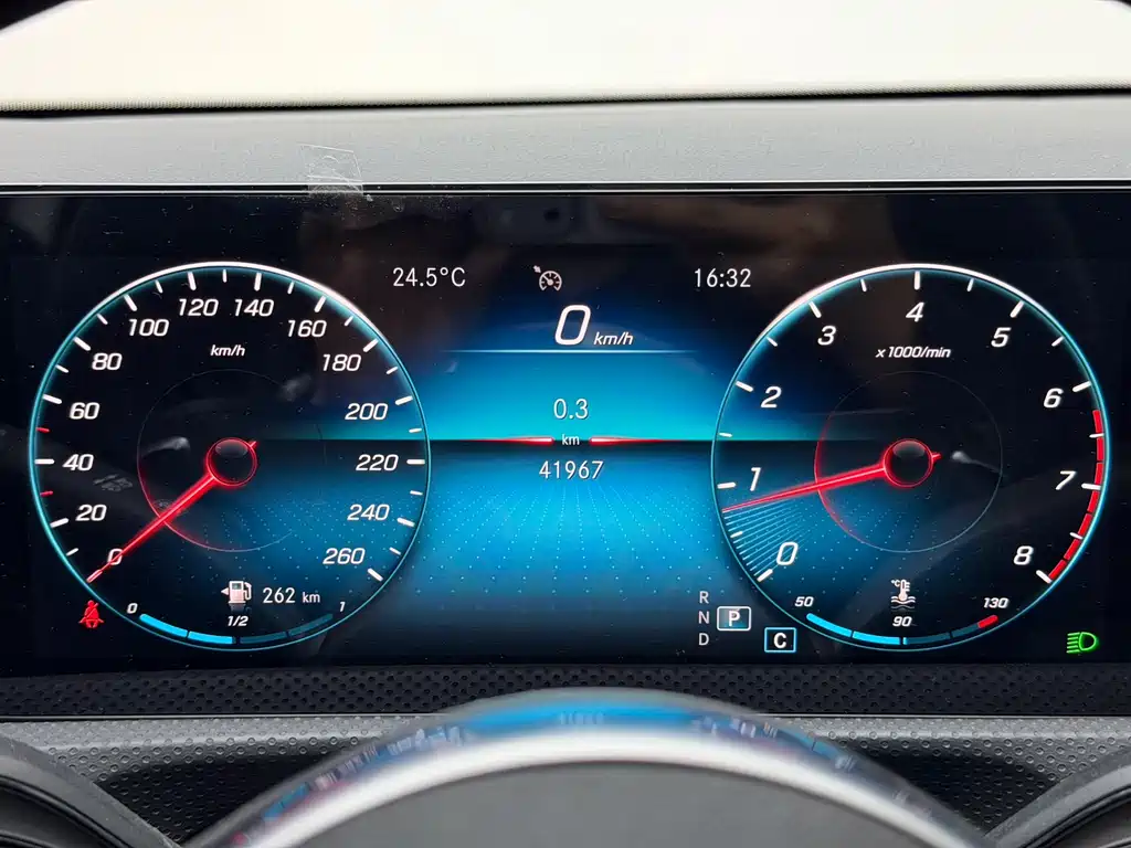 Mercedes-Benz A-Class 2021 — фото 3