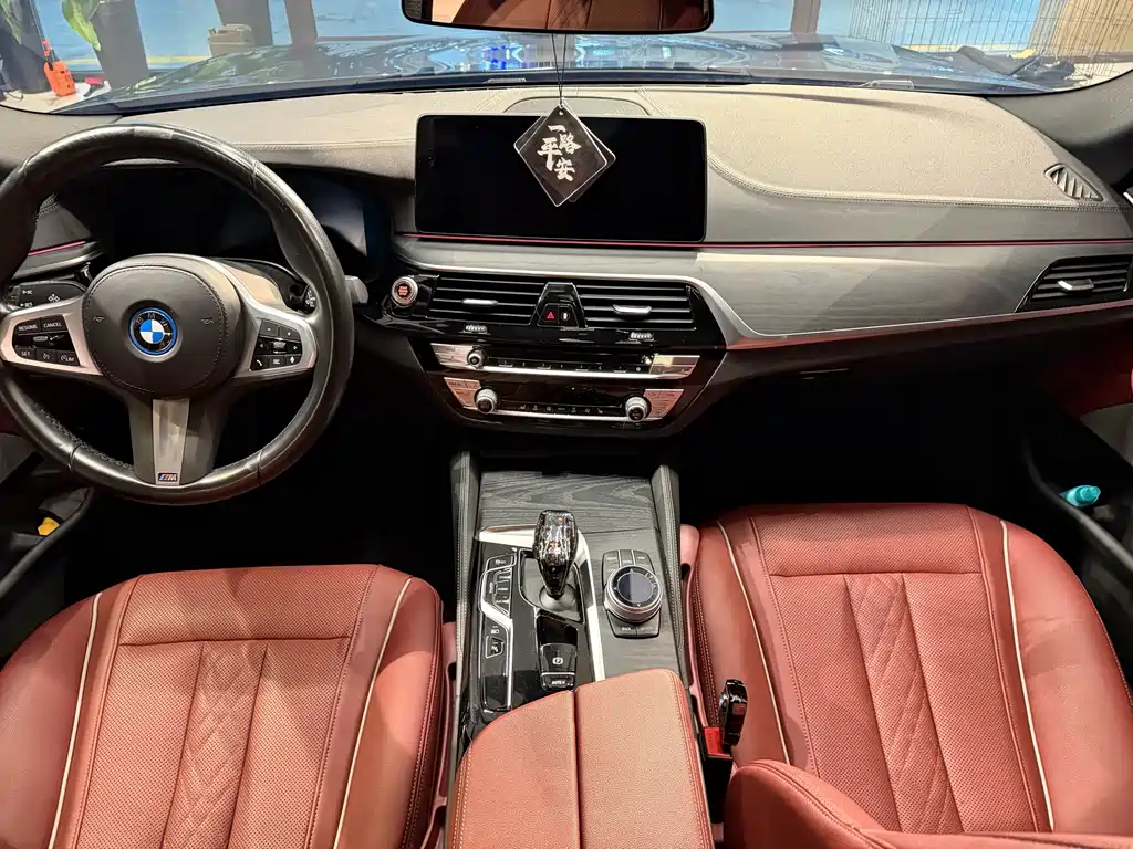 BMW 5 Series New Energy 2023 — фото 19
