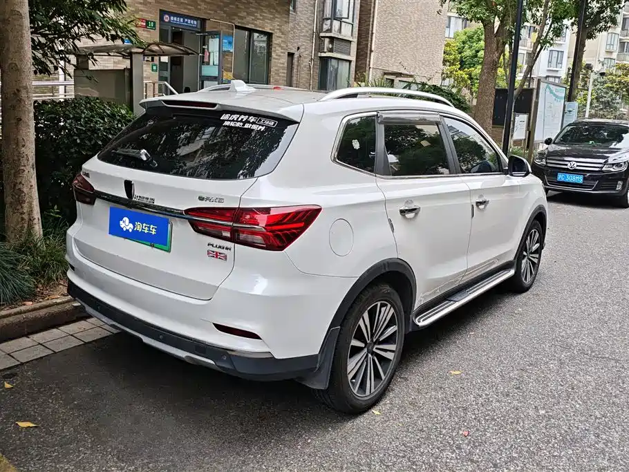 Roewe RX5 New Energy 2017 — фото 3