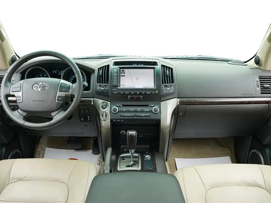 Toyota Land Cruiser 2010 — фото 15