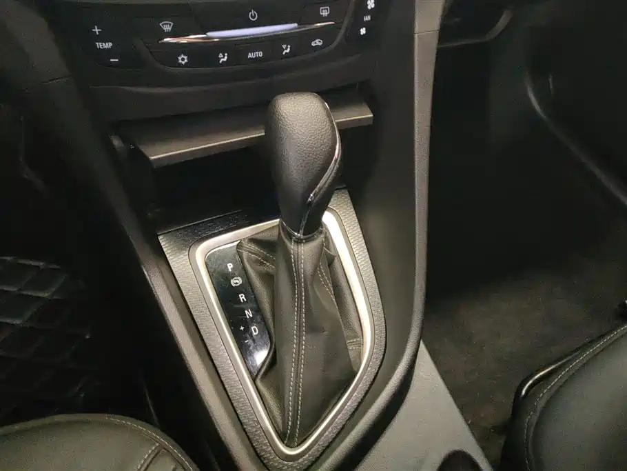 Buick Excelle 2019 — фото 16