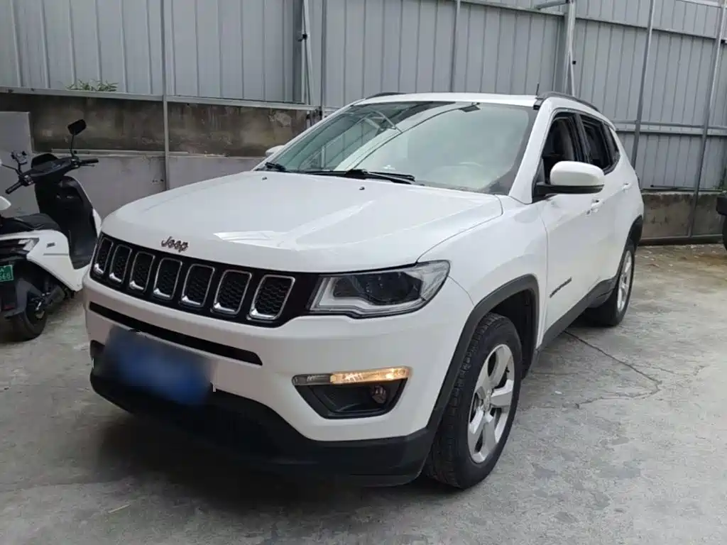 Jeep Compass 2018 — фото 1
