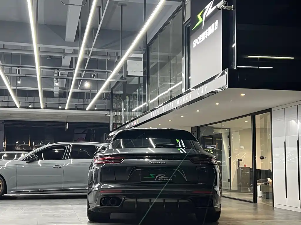Porsche Panamera 2018 — фото 16