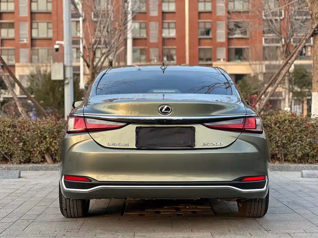 Lexus ES 2022 — фото 7