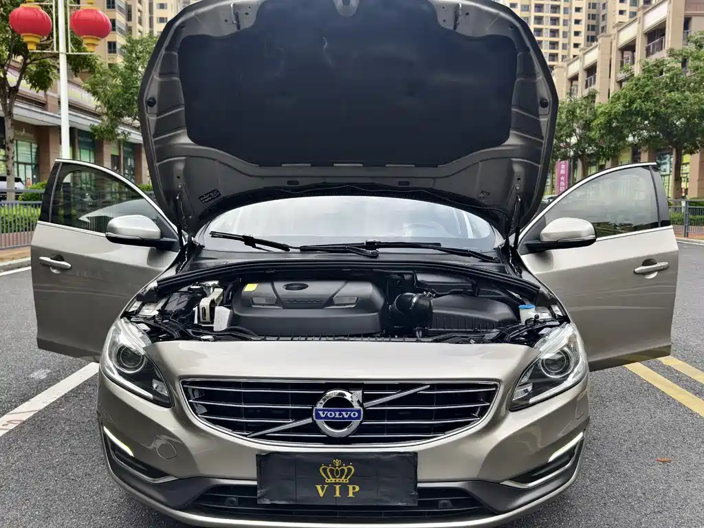Volvo S60 2015 — фото 15