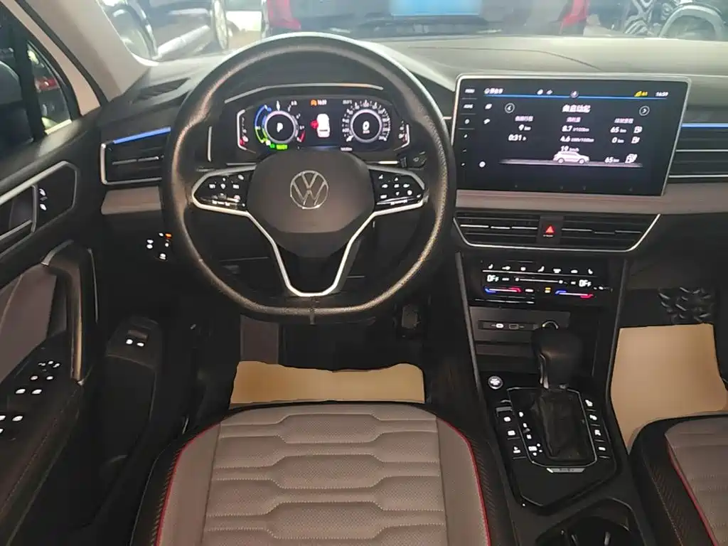 Volkswagen Tiguan L PHEV 2024 — фото 10