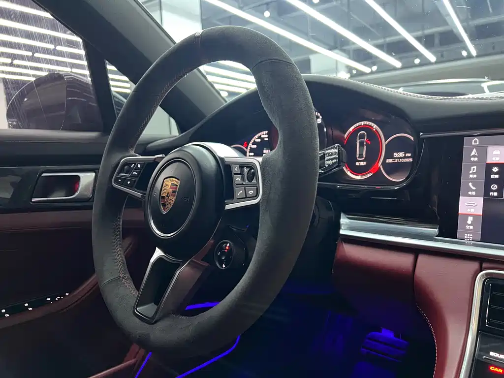 Porsche Panamera 2018 — фото 13
