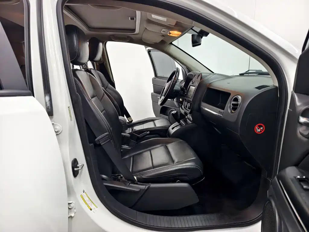 Jeep Compass 2013 — фото 14