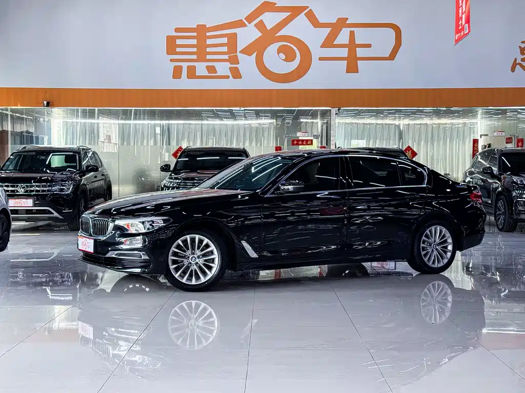 BMW 5 Series 2019 — фото 1