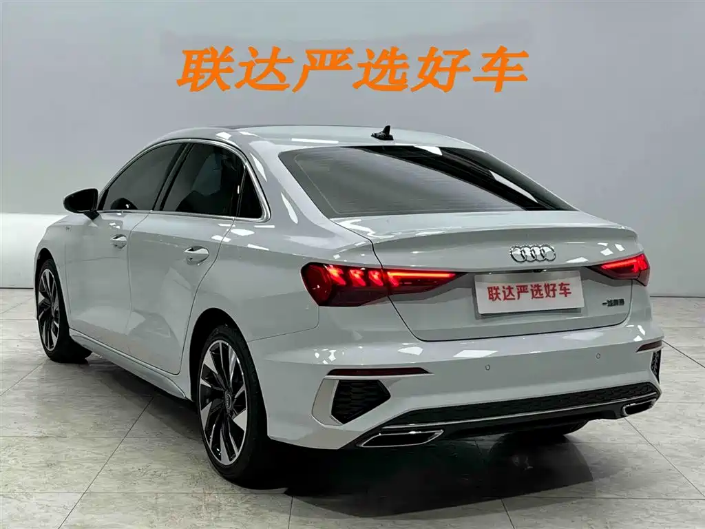 Audi A3 2023 — фото 23