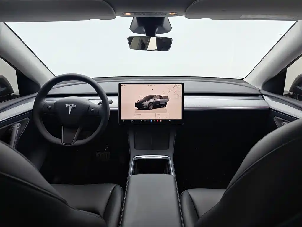 Tesla Model Y 2024 — фото 20