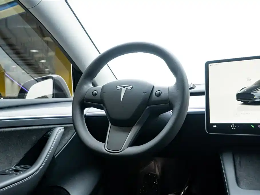 Tesla Model Y 2024 — фото 21