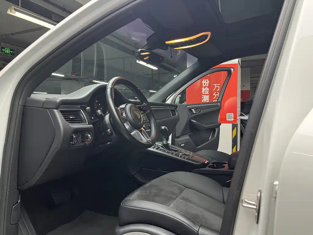 Porsche Macan 2016 — фото 12