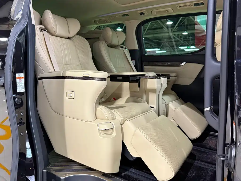Toyota Vellfire 2022 — фото 12