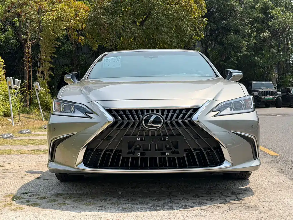 Lexus ES 2022 — фото 3