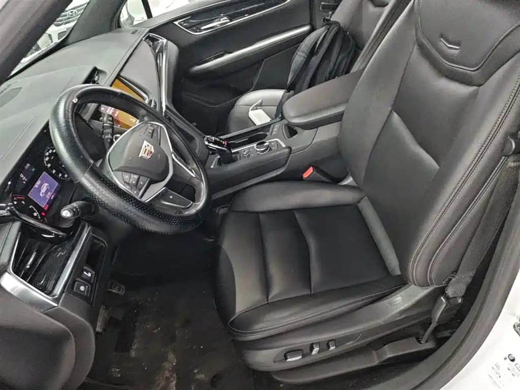 Cadillac XT5 2021 — фото 15
