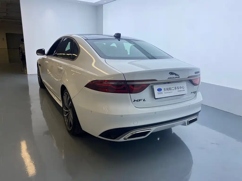 Jaguar XFL 2024 — фото 16