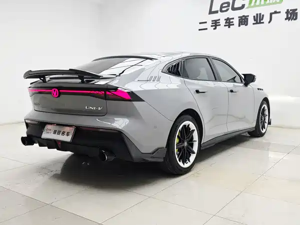 Changan UNI-V 2022