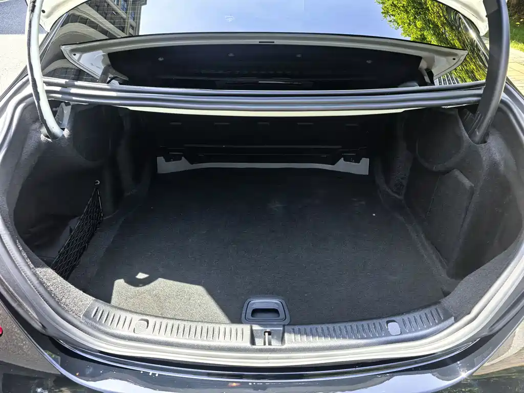 Mercedes-Benz E-Class 2019 — фото 13
