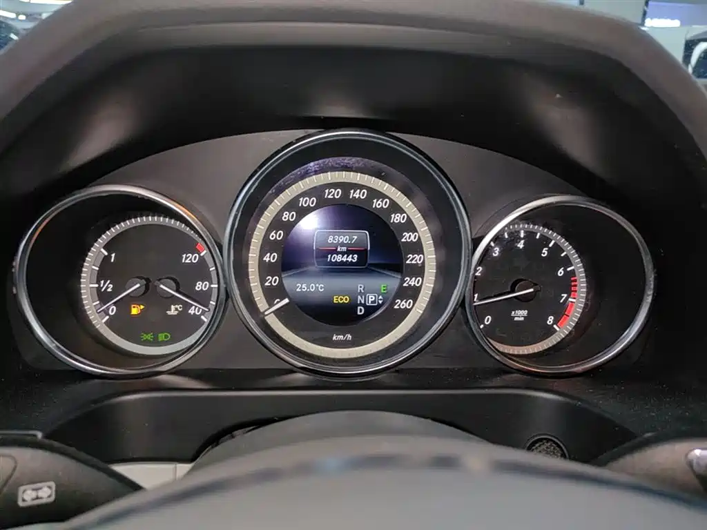 Mercedes-Benz E-Class 2014 — фото 12