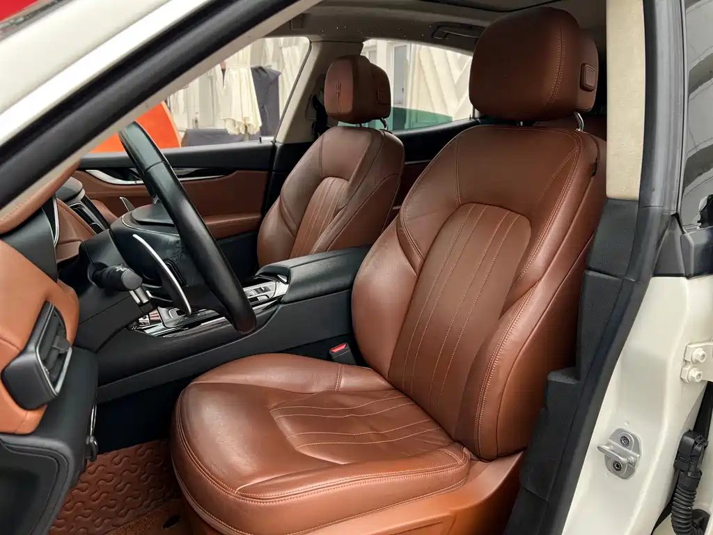 Maserati Levante 2018 — фото 24