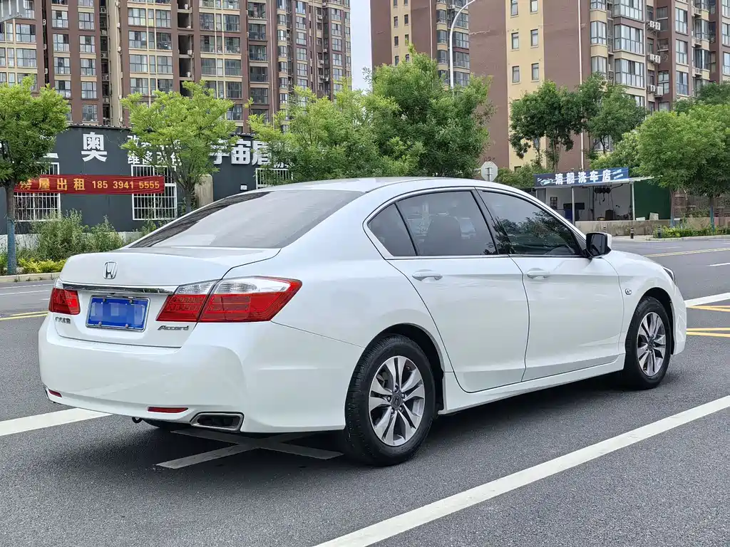 Honda Accord 2016 — фото 2