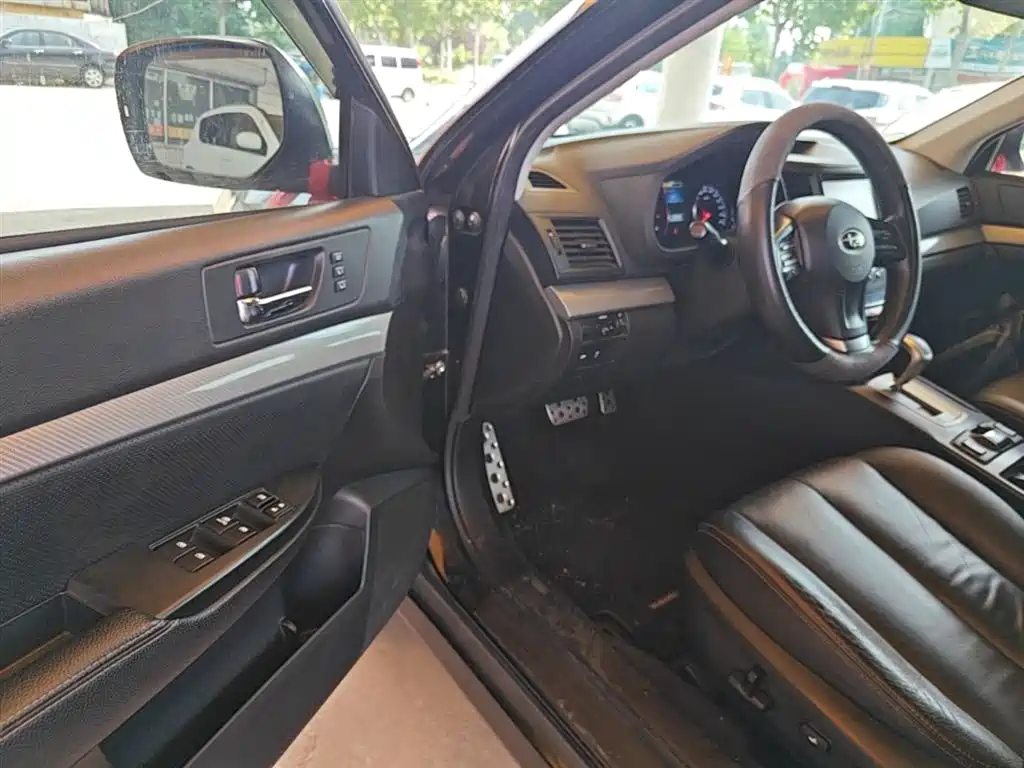 Subaru Outback 2015 — фото 12