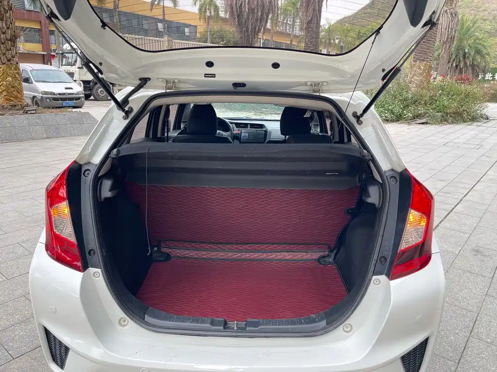 Honda Fit 2017 — фото 10