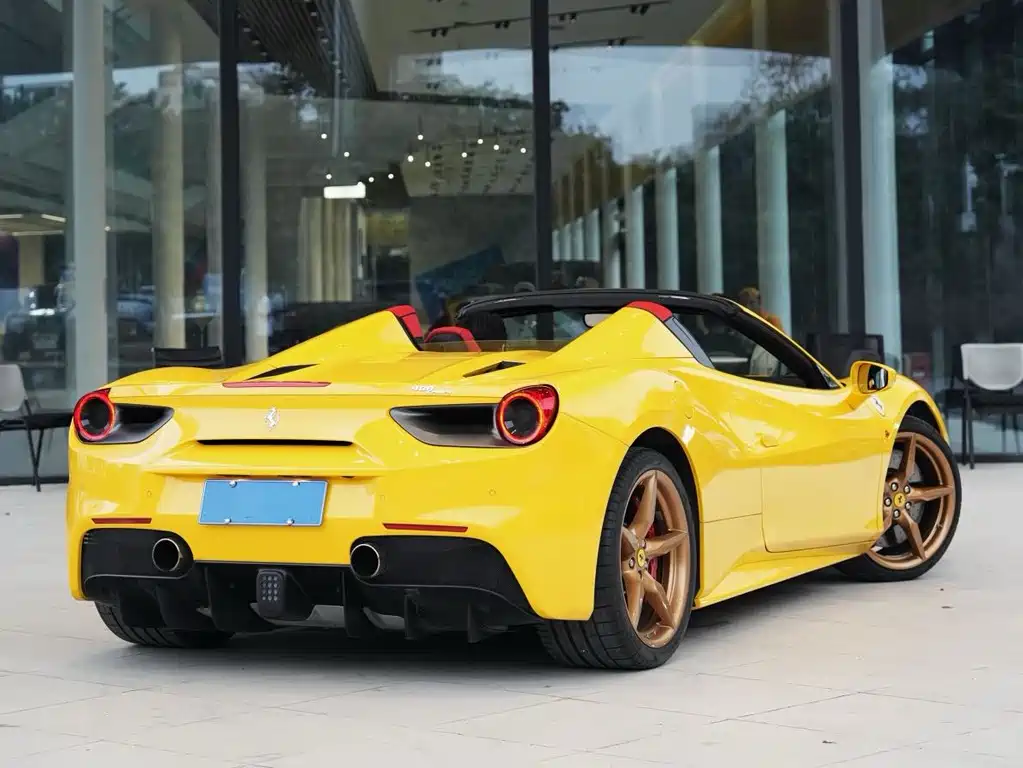 Ferrari 488 2018 — фото 16