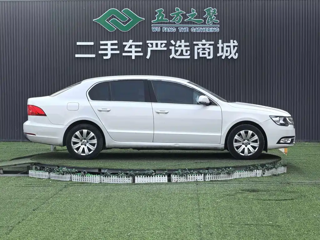 Skoda Superb 2014 — фото 4