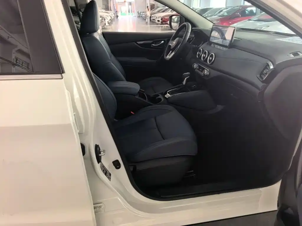 Nissan Qashqai 2025 — фото 25