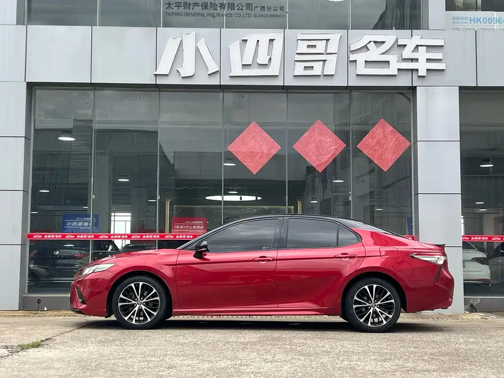 Toyota Camry 2018 — фото 3