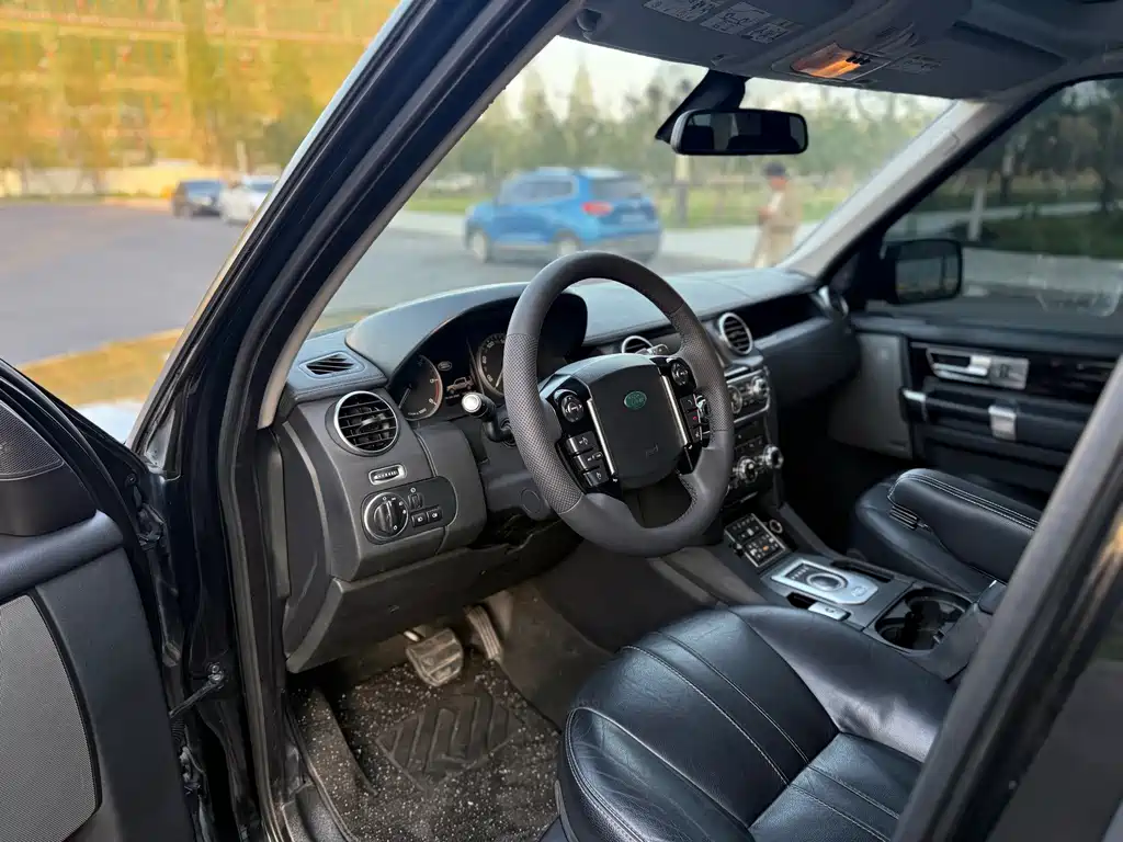 Land Rover Discovery 2013 — фото 10