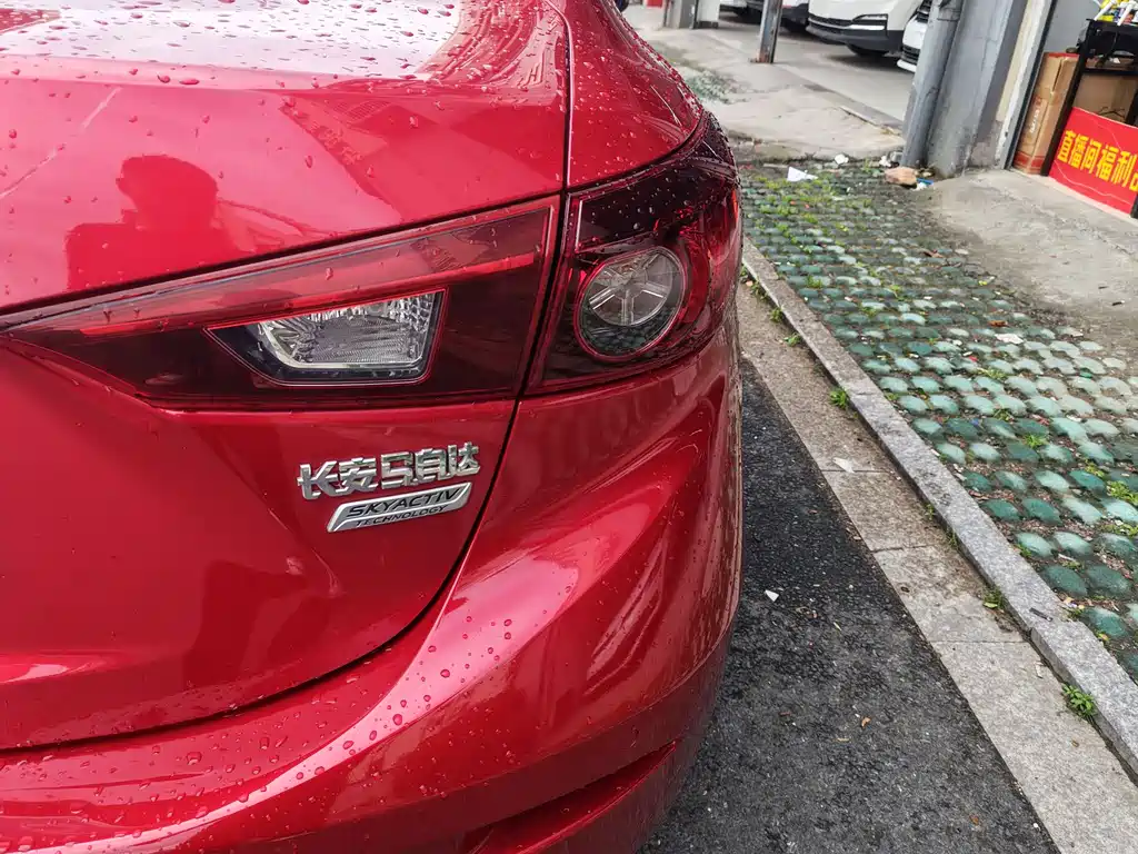 Mazda 3 Axela 2016 — фото 10