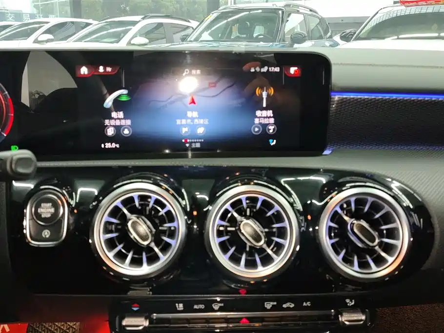 Mercedes-Benz A-Class 2023 — фото 13